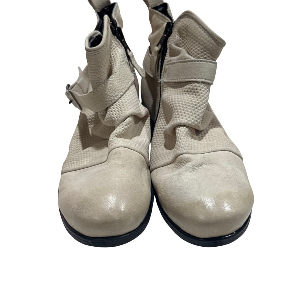 Women’s Miz Mooz boots size 11
